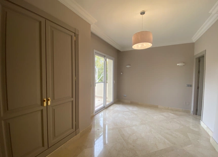 DÚPLEX EN PRIMERA LÍNEA DE GOLF EN VENTA EN NUEVA ANDALUCÍA, MARBELLA