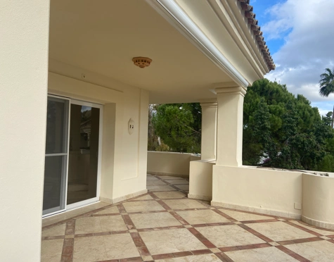 Duplex Penthouse for sale in Nueva Andalucia, Marbella