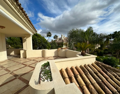 Duplex Penthouse for sale in Nueva Andalucia, Marbella