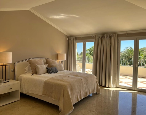 Duplex Penthouse for sale in Nueva Andalucia, Marbella