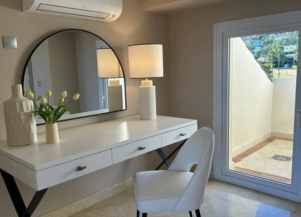 DÚPLEX EN PRIMERA LÍNEA DE GOLF EN VENTA EN NUEVA ANDALUCÍA, MARBELLA