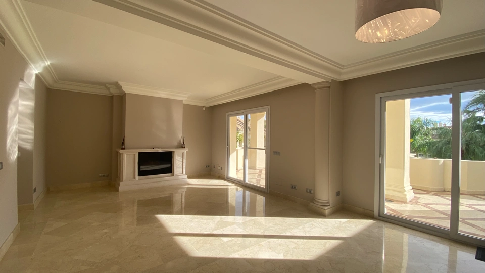 Atico Duplex en venta en Nueva Andalucia, Marbella