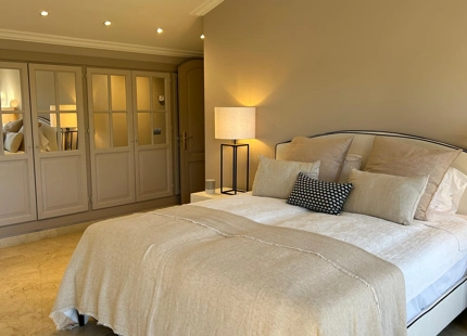 DÚPLEX EN PRIMERA LÍNEA DE GOLF EN VENTA EN NUEVA ANDALUCÍA, MARBELLA