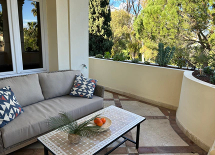 DÚPLEX EN PRIMERA LÍNEA DE GOLF EN VENTA EN NUEVA ANDALUCÍA, MARBELLA