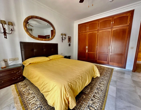Villa for sale in Cortijo Blanco, San Pedro de Alcantara