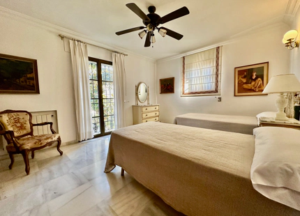 FAMILIA ANDALUZA VILLA DE ESTILO EN VENTA EN CORTIJO BLANCO, MARBELLA