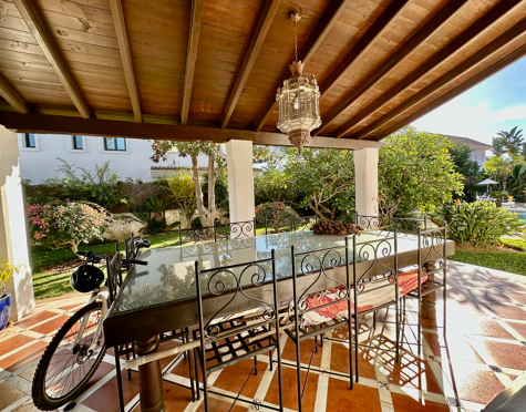 Villa for sale in Cortijo Blanco, San Pedro de Alcantara