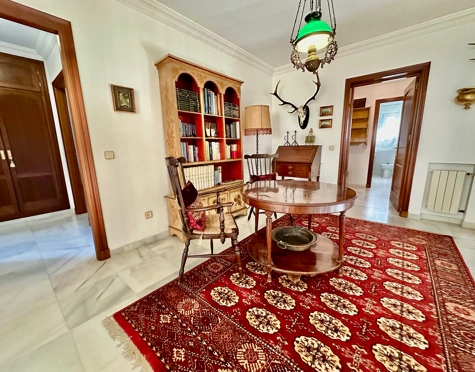 Villa for sale in Cortijo Blanco, San Pedro de Alcantara