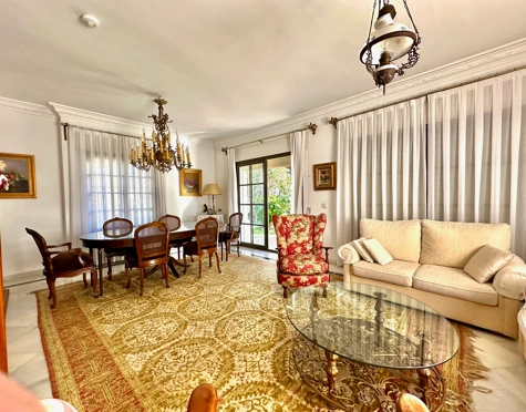 Villa for sale in Cortijo Blanco, San Pedro de Alcantara