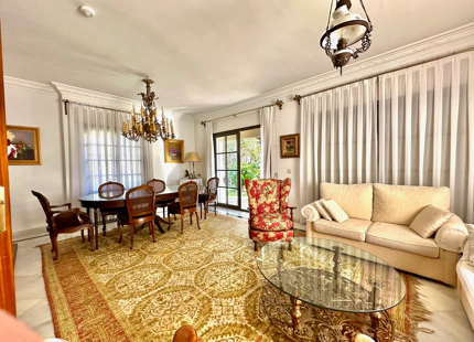 FAMILIA ANDALUZA VILLA DE ESTILO EN VENTA EN CORTIJO BLANCO, MARBELLA
