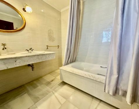 Villa for sale in Cortijo Blanco, San Pedro de Alcantara