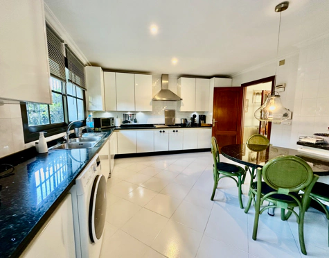 Villa for sale in Cortijo Blanco, San Pedro de Alcantara