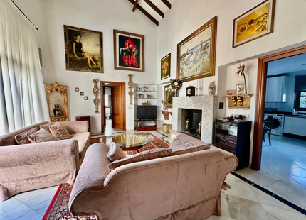 FAMILIA ANDALUZA VILLA DE ESTILO EN VENTA EN CORTIJO BLANCO, MARBELLA