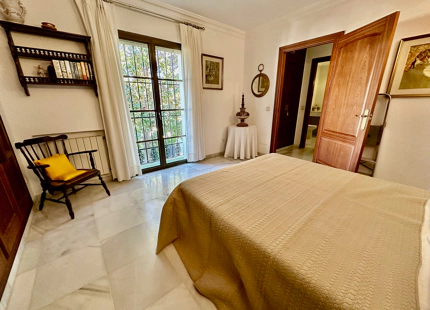 FAMILIA ANDALUZA VILLA DE ESTILO EN VENTA EN CORTIJO BLANCO, MARBELLA