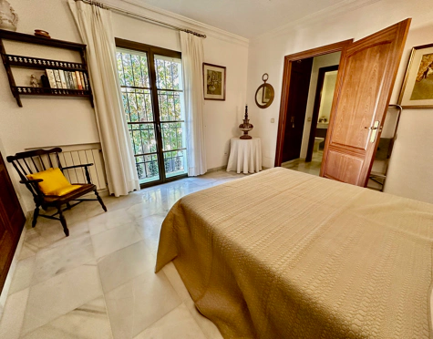 Villa for sale in Cortijo Blanco, San Pedro de Alcantara
