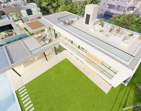Villa en venta en Parcelas del Golf, Nueva Andalucia