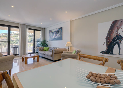 COZY APARTMENT WITH GOLF VIEWS FOR SALE IN BENAHAVIS