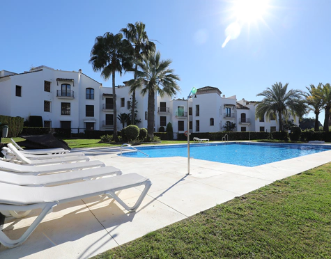 Apartamento en venta en Los Arqueros, Benahavis