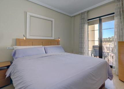 COZY APARTMENT WITH GOLF VIEWS FOR SALE IN BENAHAVIS