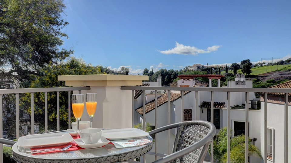 Apartment for sale in Los Arqueros, Benahavis