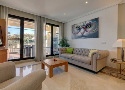 COZY APARTMENT WITH GOLF VIEWS FOR SALE IN BENAHAVIS