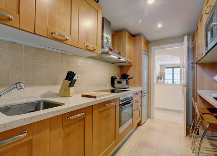 COZY APARTMENT WITH GOLF VIEWS FOR SALE IN BENAHAVIS