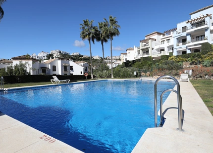 COZY APARTMENT WITH GOLF VIEWS FOR SALE IN BENAHAVIS