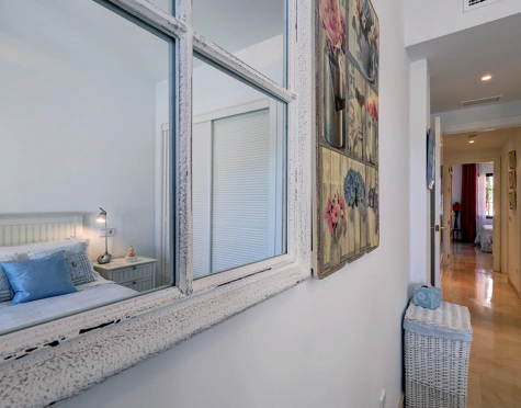 Apartamento en venta en Los Arqueros, Benahavis