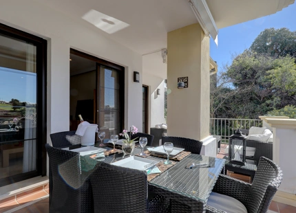 COZY APARTMENT WITH GOLF VIEWS FOR SALE IN BENAHAVIS