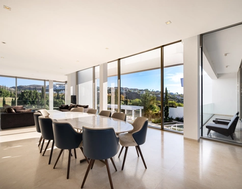 Villa for sale in Los Flamingos, Benahavis