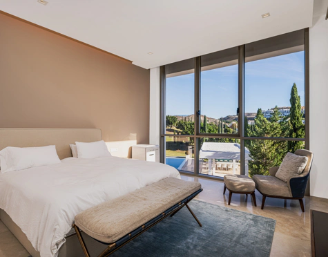 Villa for sale in Los Flamingos, Benahavis