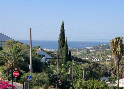 HERMOSA VILLA EN CONSTRUCCIÓN EN VENTA EN EL CORAZÓN DE ESTEPONA