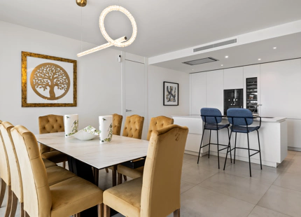 EXPANSIVE FAMILY APARTMENT FOR SALE IN NUEVA ANDALUCIA, MARBELLA