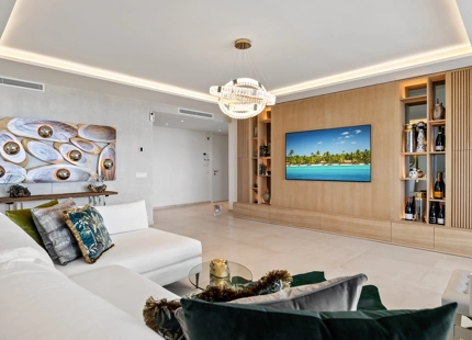 EXPANSIVE FAMILY APARTMENT FOR SALE IN NUEVA ANDALUCIA, MARBELLA