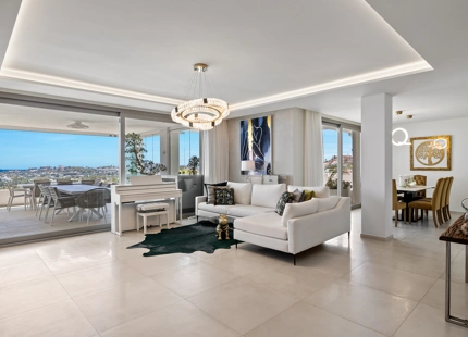 EXPANSIVE FAMILY APARTMENT FOR SALE IN NUEVA ANDALUCIA, MARBELLA