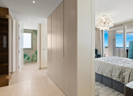 EXPANSIVE FAMILY APARTMENT FOR SALE IN NUEVA ANDALUCIA, MARBELLA