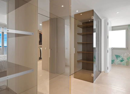 EXPANSIVE FAMILY APARTMENT FOR SALE IN NUEVA ANDALUCIA, MARBELLA
