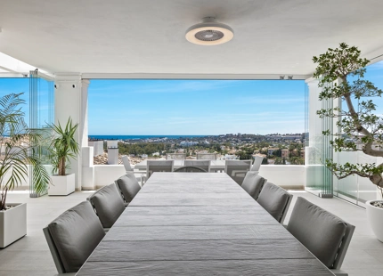 EXPANSIVE FAMILY APARTMENT FOR SALE IN NUEVA ANDALUCIA, MARBELLA