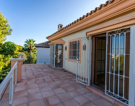 Villa for sale in Huerta Belón, Marbella
