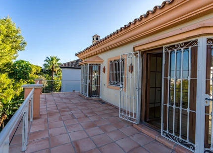 ENCANTADORA VILLA FAMILIAR EN VENTA EN PLENO CORAZÓN DE MARBELLA
