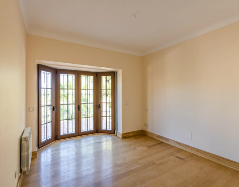 Villa for sale in Huerta Belón, Marbella