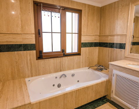 Villa for sale in Huerta Belón, Marbella