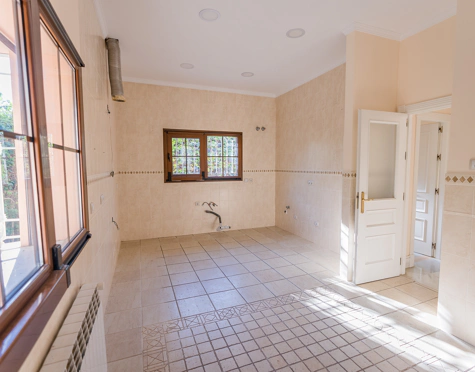 Villa for sale in Huerta Belón, Marbella
