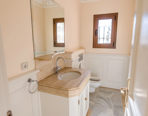 Villa for sale in Huerta Belón, Marbella