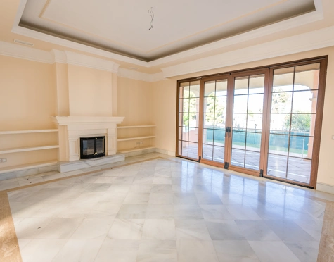 Villa for sale in Huerta Belón, Marbella
