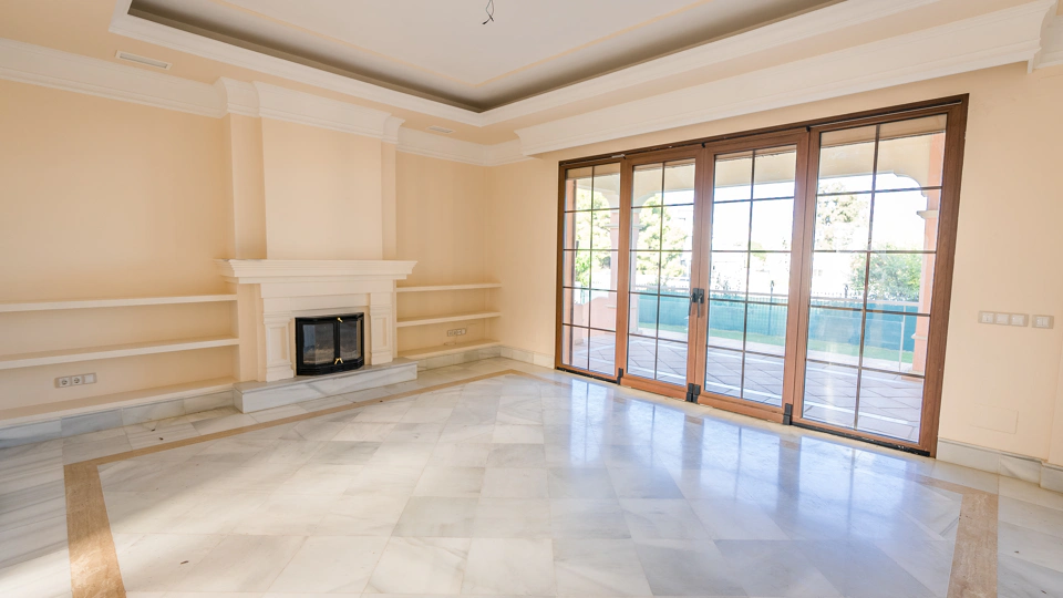 Villa en venta en Huerta Belón, Marbella