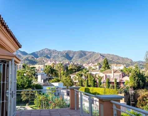 Villa for sale in Huerta Belón, Marbella