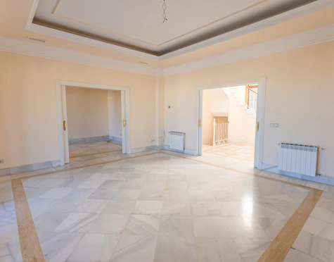 Villa for sale in Huerta Belón, Marbella