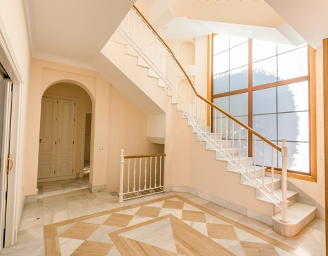 Villa for sale in Huerta Belón, Marbella