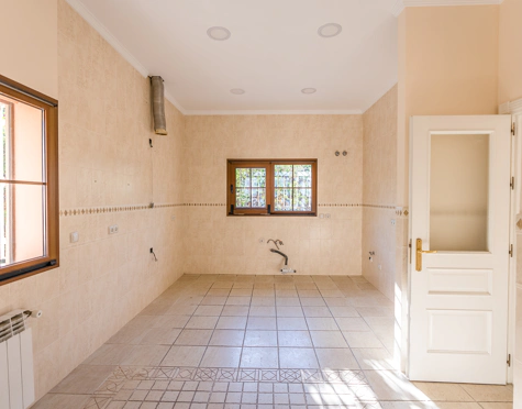 Villa for sale in Huerta Belón, Marbella